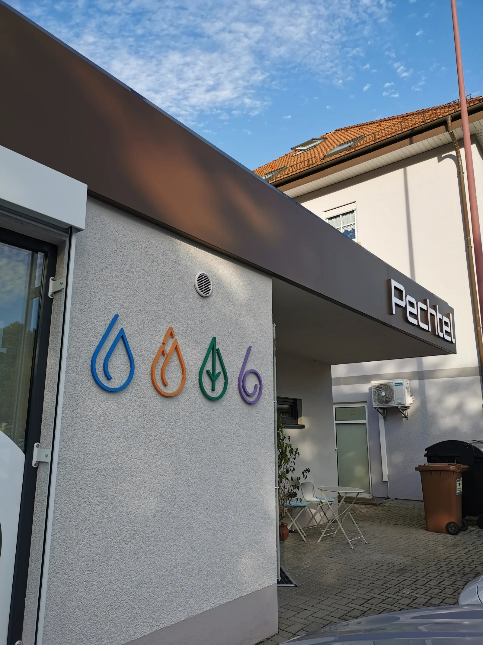 Installation und Wartung
